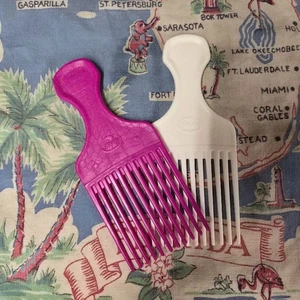 Vintage Goody Picks Croc Textured set di 2 pettine rosa bianco USA lift collettore capelli - Foto 1 di 8
