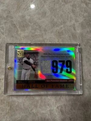2004 Topps Tribute #TR-WM4 Willie Mays Game Worn Uniform Hall Of Fame 1979 Card - Image 1 of 4