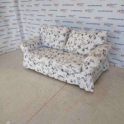 Divano Vintage 2 Posti Tessuto Sfoderabile Bianco con Fiori Italia Anni 90 - Immagine 1 di 4