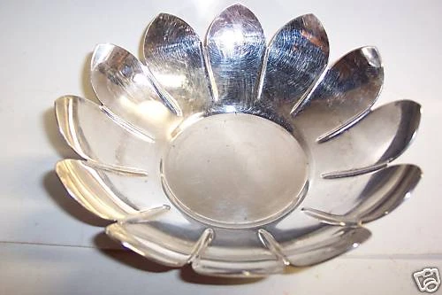 Посеребренное блюдо с подсолнухом Reed & Barton - Изображение 1 из 1