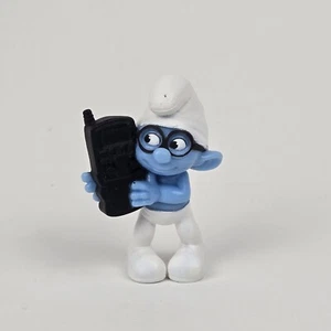 Smurfs Brainy Holding Phone Walkie-Talkie Figure McDonalds 2011 - Foto 1 di 5