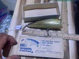 Large Rebel Popper P-4400 series Gold fishing lure Silver box (15860) - Picture 1 of 16