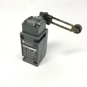 Allen Bradley 802T-ATP öldichter Endschalter, Rollenrad, 2NO-2NC, 300VAC 10A - Bild 1 von 5