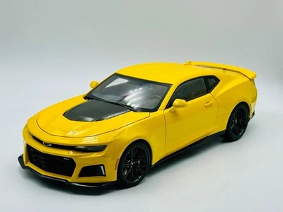 1:18 Chevrolet Camaro ZL1 -- Bright Yellow -- AUTOart 71205 - Image 1 of 4