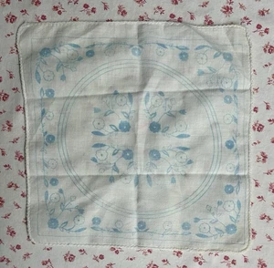 Vintage Mid Century White with Pale Blue & White Flowers Handkerchief Hanky - Bild 1 von 2