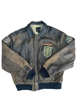 Chaqueta de vuelo Avirex 1944 Segunda Guerra Mundial Ejército de los Estados Unidos 14 Fuerza Aérea Assoc Tipo A2 para hombre mediana Foto 1 de 4