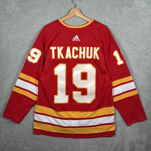 🏒 Maglia Calgary Flames Matthew Tkachuk #19 Adidas NHL Hockey Taglia 50 - Foto 1 di 13