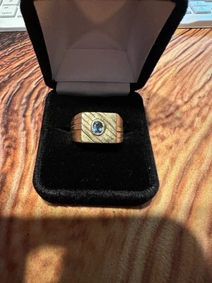 Elegante anillo estampado ALA amarillo bueno 14k azul zafiro natural para hombre talla 9 Foto 1 de 4