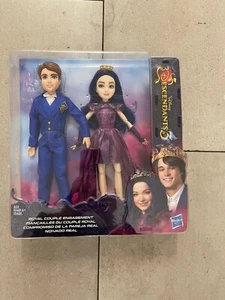 Disney Descendants 3 Royal Couple Engagement SEALED PKG DISTRESS - Picture 1 of 2