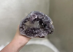 Calcita amarilla en geoda de amatista, muestra de zeolita mineral mixta - Imagen 1 de 15