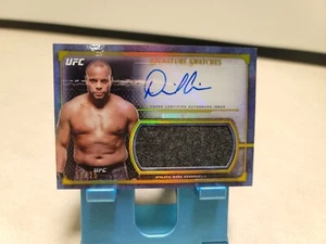 2019 Topps Museum UFC Signature Swatches Auto Daniel Cormier /25 T9290 - Picture 1 of 6