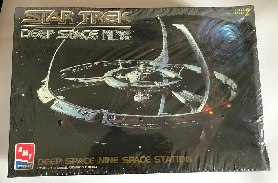 VINTAGE AMT STAR TREK DEEP SPACE NINE 9 SPACE STATION 1/2500 SCALE MODEL SEALED - Image 1 of 1