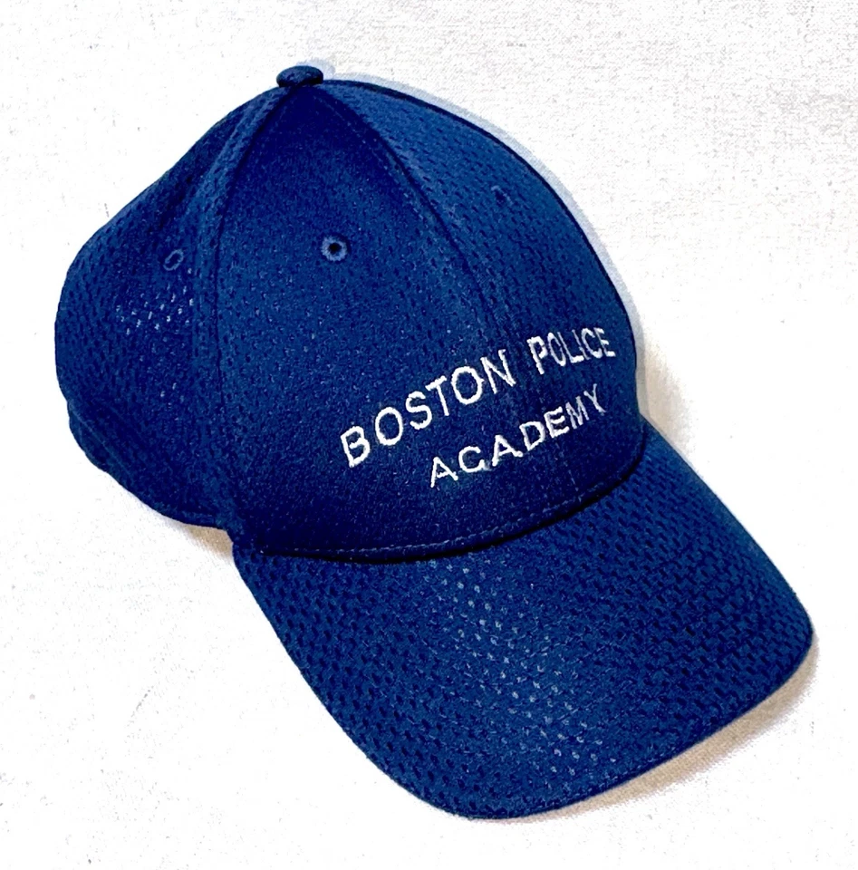 Gorra con tirantes de campeón de la Academia de Policía de Boston azul marino Foto 1 de 4