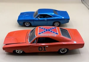 2 1969 Dodge Charger 1/25 Scale - Picture 1 of 12