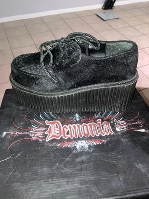 RARE 2000’s Platform Demonia Creeper-202 CRE202/B/FUR size 6 Woman’s - Image 1 of 4