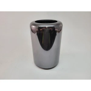 Apple MacPro A1481 ME253ELL/A Xeon E5-1620 v2 @ 3.70GHz -16GB RAM- 1TB SSD - Picture 1 of 6