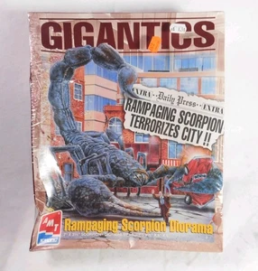 Gigantics Rampaging Scorpion Monster, Kit de Diorama de Criatura Gigante, Modelo AMT, Nuevo - Imagen 1 de 4