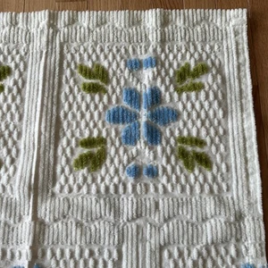 Chenille Valance White Blue Floral Tufted 37”x34” Rare - Picture 1 of 8