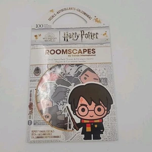 HARRY POTTER Decalcomanie Paesaggi da Camera 100 Decalcomanie Riposizionabili Confezione Varietà ETÀ 8+  - Foto 1 di 2