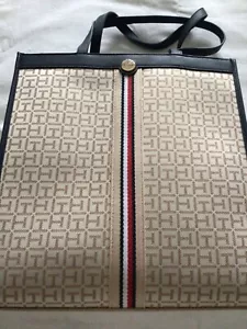 Tommy Hilfiger Handtasche Groß ! Umhaengetasche fuer Damen - US Ware - Bild 1 von 13