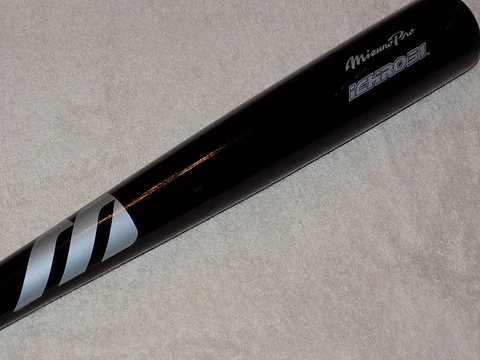 Ichiro Suzuki Mizuno Game Bat Seattle Mariners Yankees Marlins Cover