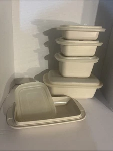 Vintage Tupperware Loaf & Mini Loaf Pans, 2 & 1 quart  and 3 & 2cup Almond Lids - Picture 1 of 21