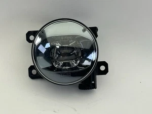 2016-20 Maserati Levante FOG LIGHT LAMP Left Driver or Right passenger LED OEM R - Picture 1 of 7