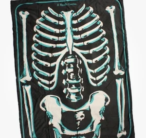NEW Creepy Co. Beistle BARE BONES Skeleton Throw Blanket 60x44" Horror Halloween - Picture 1 of 11