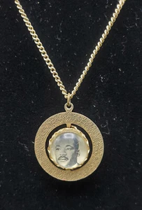 VIntage Martin Luther King Jr. Spinning Bubble Pendant - Picture 1 of 3