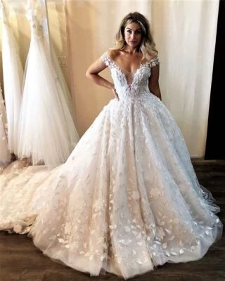 Vintage Off the Shoulder Wedding Dresses 3D Flowers Lace Appliques Bridal Gowns - Image 1 of 4