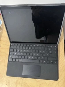 Microsoft Surface Pro 7 Plus 12" i5 2.4GHZ 11th Gen 8GB 128GB - Bild 1 von 5