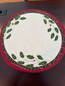 Lenox Holiday Nouveau Placemat Holly Berry Pre-Owned - Picture 1 of 4
