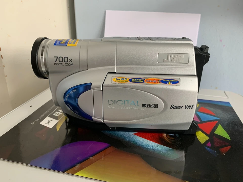 JVC GR-SXM260U VHSC VIDEO CAMCORDER - Image 1 of 1