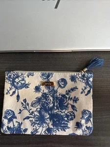 Ipsy Makeup Bag Blue & Cream Colored W/ Pale Yellow Inside 2025  - Picture 1 of 4