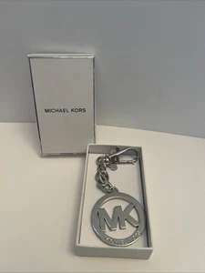 New In Box Michael Kors Keychain Silver - Picture 1 of 5
