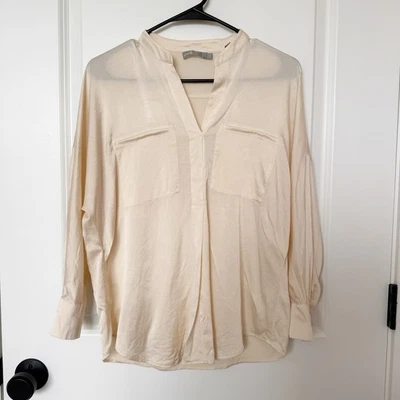 Blusa Vince Feminina Clássica Marfim Seda Tamanho Pequeno Cápsula Minimalista Macia Luxo - Imagem 1 de 4
