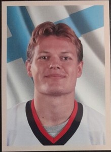 2001 - 2002 Parkhurst Sami Kapanen Waving The Flag #16 Hockey Card