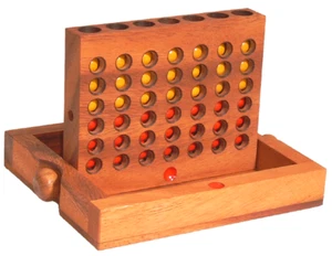 Vier gewinnt Spiel eckig aus Holz 16,5 cm x 13,5 cm, mit innenliegendem Fach - Bild 1 von 1