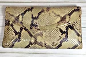 Cartera Brahmin Vintage Doble Plegable Cuero Serpiente Repujado Hecha en EE. UU. - Imagen 1 de 16