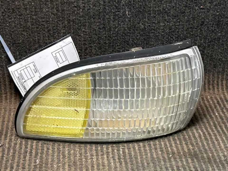 Fits 1991-1996 Chevrolet Caprice Right Turn Signal Lamp OEM:5976556 Foto 1 de 4