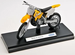 BLITZ VERSAND Suzuki RM 250 gelb / yelow Welly Motorrad Modell 1:18 NEU & OVP  - Bild 1 von 1