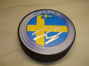 Loui Eriksson Signed Team Sweden Hockey Puck Autographed 1A - Picture 1 of 2