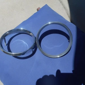 Set (2) BMW E10 2002 1600 1967-1973 Round Tail Light Chrome Trim Rings - Foto 1 di 3