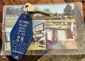 COLONIAL VILLAGE MOTEL Hotel Schlüsselanhänger & Schlüssel 28 Danboro Doylestown BUCKS COUNTY PA - Bild 1 von 6