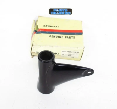 Montaje de horquilla/faro delantero derecho Kawasaki 1967-1971 A1 A1SS A7 A7SS genuino nuevo de stock Foto 1 de 4