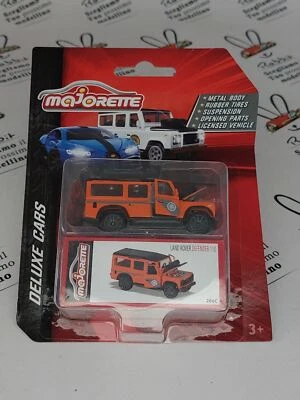 DIE CAST " LAND ROVER DEFENDER 110 " DELUXE CARS  MAJORETTE - Immagine 1 di 2