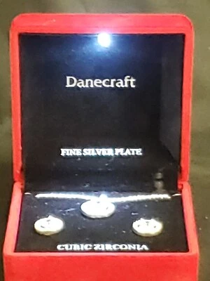Danecraft 方晶锆石圆形项链和耳环套装照明盒新品 — 第 1/4 张图片