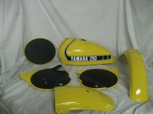 Yamaha Competition Yellow Vintage Motorcycle Paint - Aerosol - Pint - Quart - Picture 1 of 3
