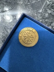 Vintage Avon Presidents Club 1981 Gold Seller Sellers Lapel Pin - Picture 1 of 3