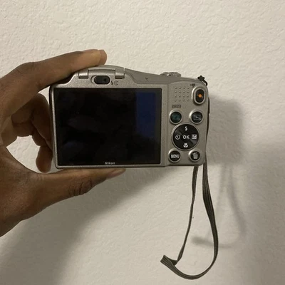 Nikon COOLPIX L610 16.0MP Digital Camera - Silver - For Parts - Image 1 of 4